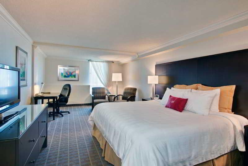 Hotel Crowne Plaza Toronto Airport By Ihg Exterior foto