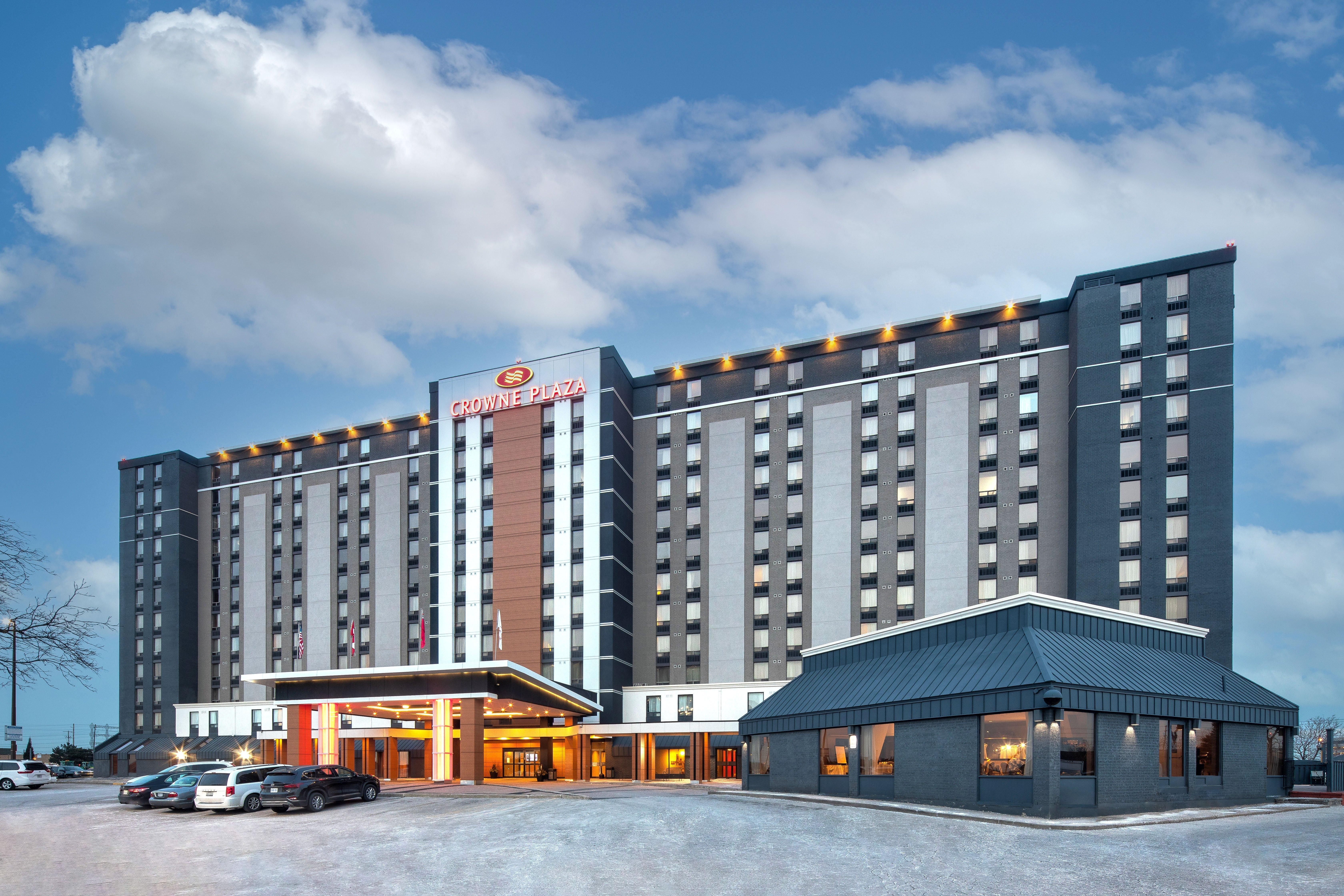 Hotel Crowne Plaza Toronto Airport By Ihg Exterior foto