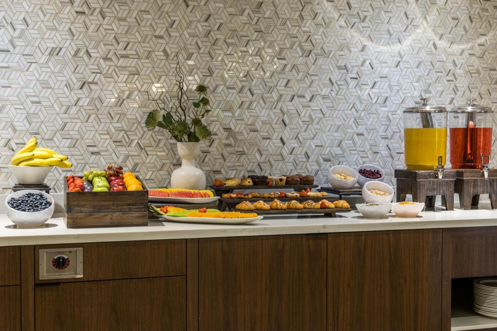 Hotel Crowne Plaza Toronto Airport By Ihg Exterior foto