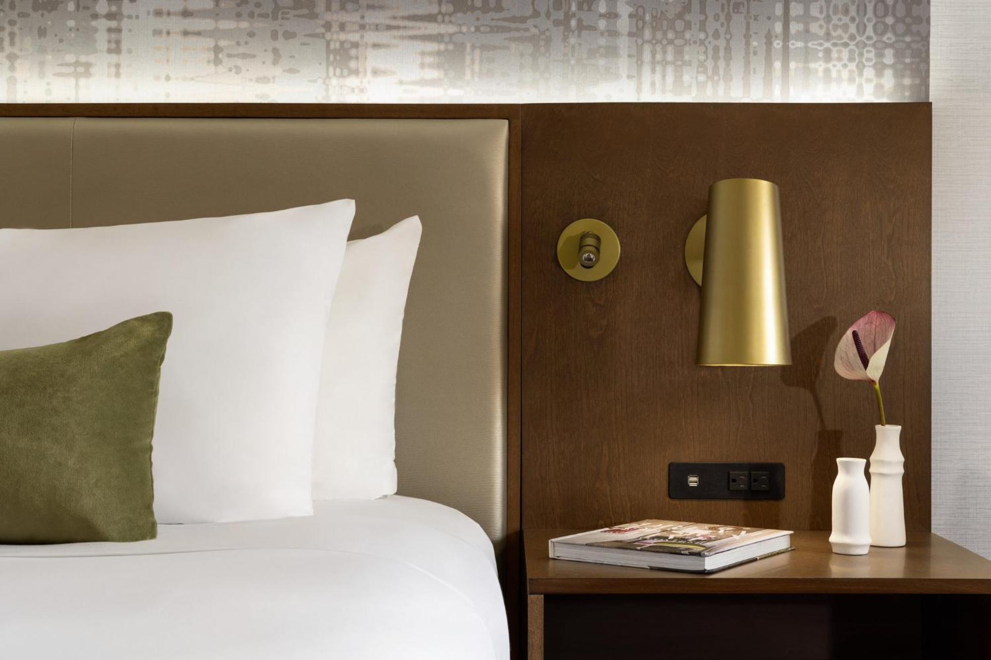 Hotel Crowne Plaza Toronto Airport By Ihg Exterior foto