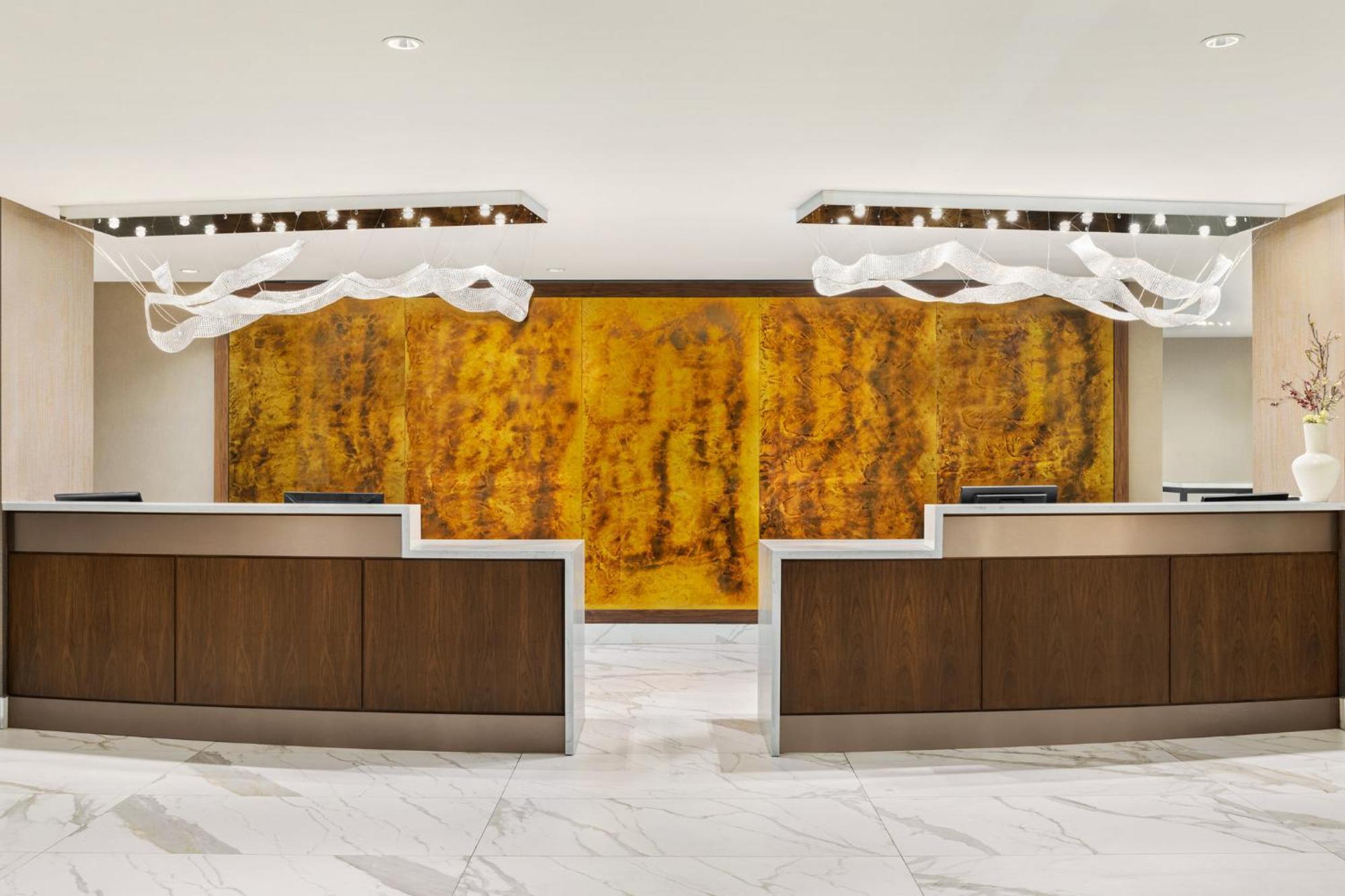 Hotel Crowne Plaza Toronto Airport By Ihg Exterior foto