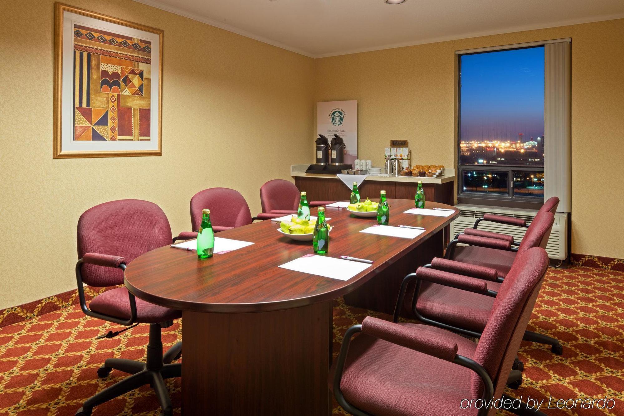 Hotel Crowne Plaza Toronto Airport By Ihg Exterior foto